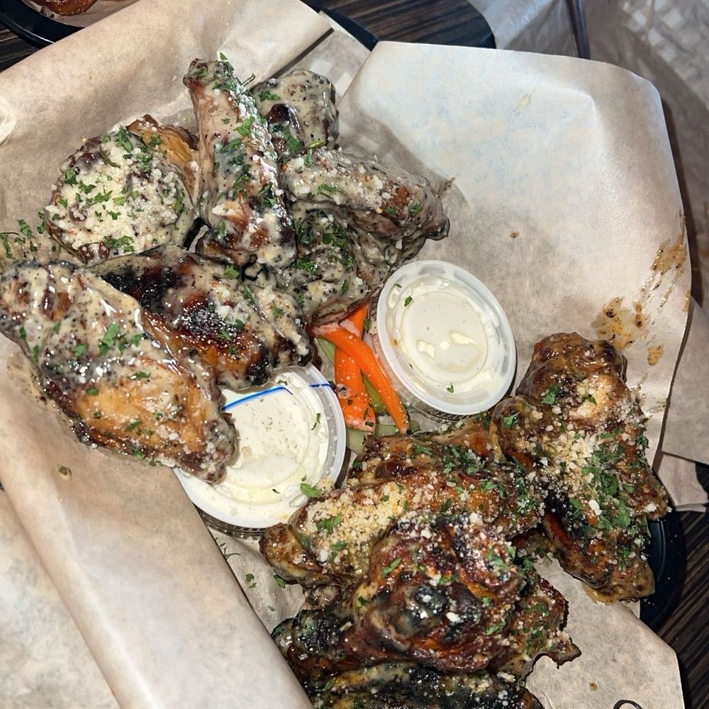 Everett's - House Brined Wings - garlic parmesan (left) and bubba (right) - American Near Me - Omaha, Nebraska