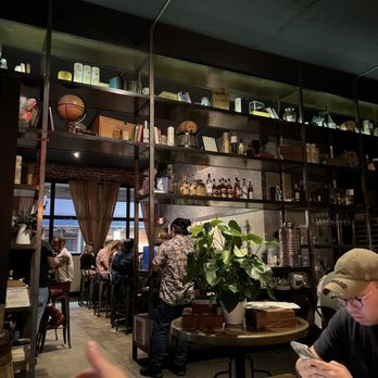 Livestock Tavern - Inside - Cocktail Bars Near Me - Honolulu, Hawaii Livestock Tavern - Inside - Cocktail Bars Near Me - Honolulu, Hawaii