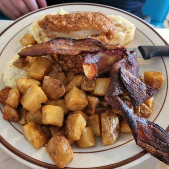Pink Cadillac Diner - Chicken biscuit breakfast - Diners Near Me - Natural Bridge, Virginia Pink Cadillac Diner - Chicken biscuit breakfast - Diners Near Me - Natural Bridge, Virginia