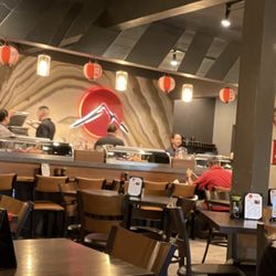Fujiyama Japanese Restaurant and Sushi - Inside atmosphere