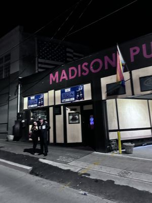 Madison Pub by null