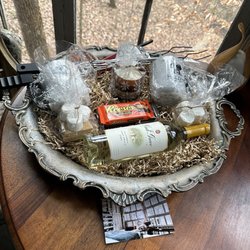 Bolt Farm Treehouse - Our VIP package