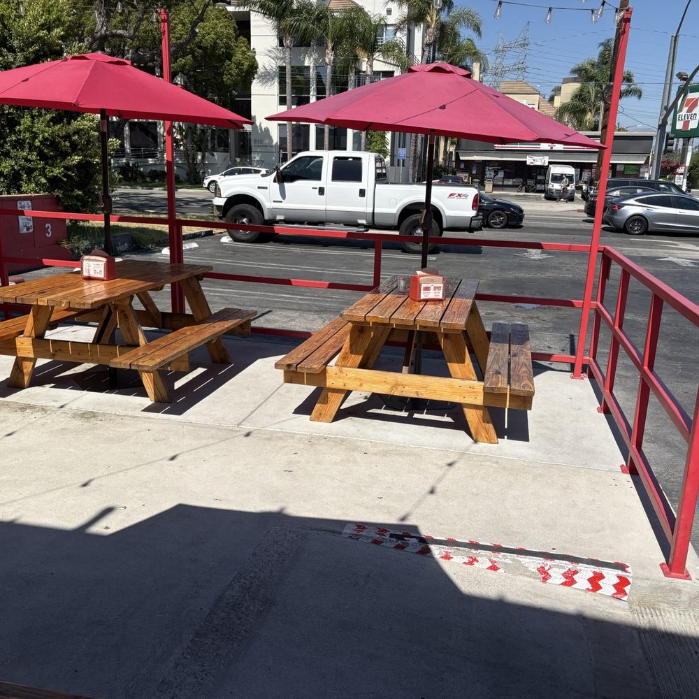 Prime Pizza - Patio - Pizza Near Me - Burbank, California Prime Pizza - Patio - Pizza Near Me - Burbank, California