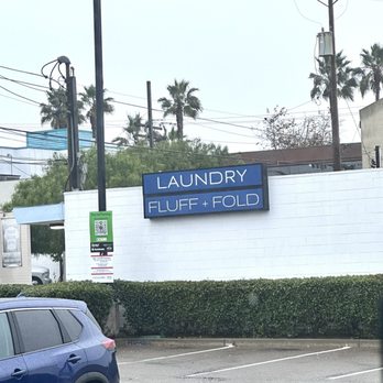 Clean Waves Laundry - Parking lot of IHOP Jan 3, 2024 - Laundromat Near Me - San Diego, California