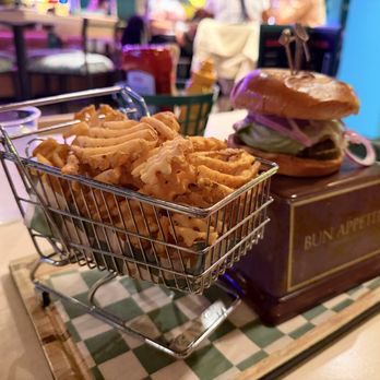 Holey Moley - The Caddy Classic Burger and fries - Mini Golf Near Me - Irvine, California