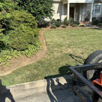 LawnWhisperers Landscaping - Clean edges prepping for mulch - Lawn Services Near Me LawnWhisperers Landscaping - Clean edges prepping for mulch - Lawn Services Near Me