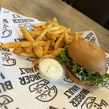 Burger Vault - 1st Visit - Burgers Near Me - Temple Terrace, Florida