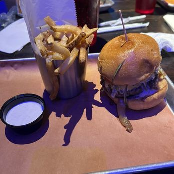 Babylon Burger Bar - Burgers Near Me - Babylon, New York