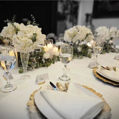 Private Dinner - This was a private dinner at the home of an annual client. Their vision was an minimalist elegant dinner with friends Private Dinner - This was a private dinner at the home of an annual client. Their vision was an minimalist elegant dinner with friends