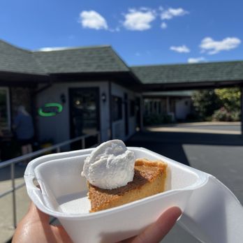 Stoll's Lakeview Restaurant - Breakfast & Brunch Near Me - Loogootee, Indiana