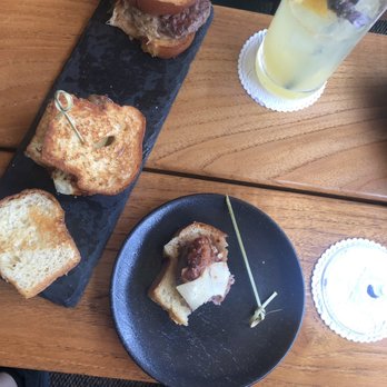 The Tap Room - Wagyu sliders - Cocktail Bars Near Me - Pasadena, California The Tap Room - Wagyu sliders - Cocktail Bars Near Me - Pasadena, California