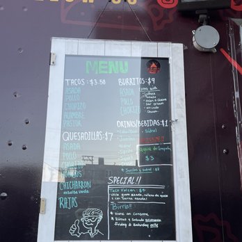 De Luna Taco Grill - Menu as of May 2023 - Food Trucks Near Me - Chicago, Illinois