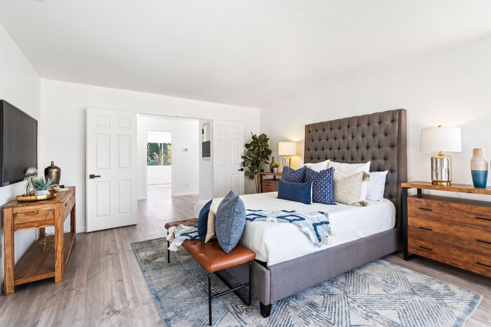 SIMPLY STAGING LLC