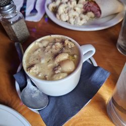 Wigwam - Cheeseburger soup with noodles excellent. Ham and cheese wrap, yummy