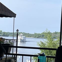 Muskie Jake's Tap & Grill