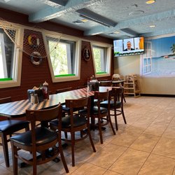 Crab Kitchen Cajun Seafood - Dining area