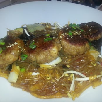 Kim Kocht - Glass noodles with meatballs. - Asian Fusion Near Me - Vienna, 9