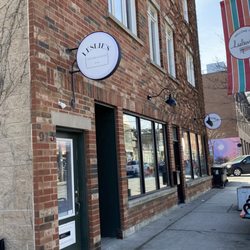 Leslie’s Sandwich Room - Storefront | February 2024