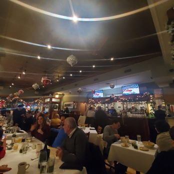 Mia Francesca - Interior decorated for the holidays - Italian Near Me - Chicago, Illinois Mia Francesca - Interior decorated for the holidays - Italian Near Me - Chicago, Illinois