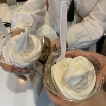Bourbon Vanilla Ice Cream Co - Vanilla soft serve - Ice Cream & Frozen Yogurt Near Me - Plano, Texas