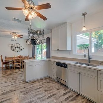 Eyshia Rivota-Keller Williams Realty - Kitchen Realty Photo - Real Estate Agents Near Me - Studio City, California Eyshia Rivota-Keller Williams Realty - Kitchen Realty Photo - Real Estate Agents Near Me - Studio City, California