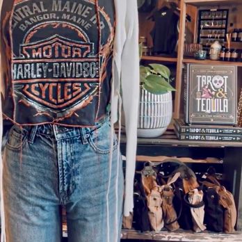 Skylark - Vintage Harley Davidson T-shirt. - Women's Clothing Near Me - Venice, California Skylark - Vintage Harley Davidson T-shirt. - Women's Clothing Near Me - Venice, California