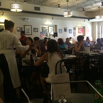 Juliana's - dining room - Pizza Near Me - Brooklyn, New York