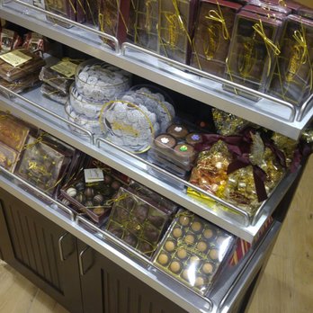 Graeter's Ice Cream - They have Buckeye Balls. Northbrook is a kosher store and don't carry their chocolates. - Ice Cream & Frozen Yogurt Near Me - Winnetka, Illinois