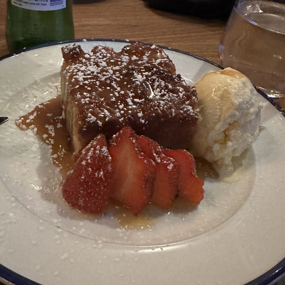 Trapeze Restaurant - Bread pudding - Italian Near Me - Burlingame, California Trapeze Restaurant - Bread pudding - Italian Near Me - Burlingame, California