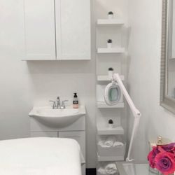 Wax Me Pretty - Cleanliness is my number one priority!