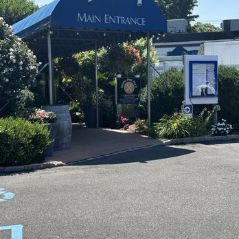 Cooperage Inn - Entrance - Comfort Food Near Me - Baiting Hollow, New York