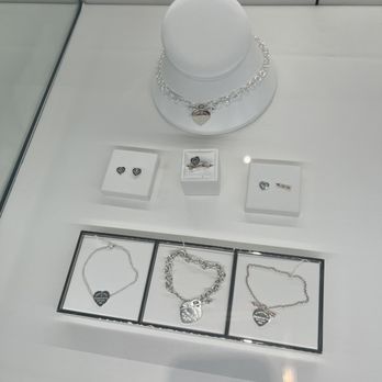 Tiffany & Co - Return to Tiffany jewelry - Jewelry Near Me - Wailea, Hawaii Tiffany & Co - Return to Tiffany jewelry - Jewelry Near Me - Wailea, Hawaii