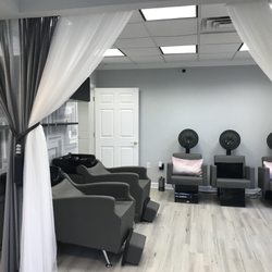 Studio IV - Studio IV! Come get slayed in style. Tamika J. is my stylist for all pictures posted. Stylist Bree and Love shows out too!