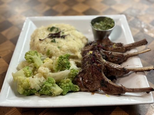 Currents Steak & Seafood by null