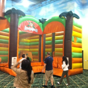 Scooter's Jungle - Bouncer with a zipline. - Party & Event Planning Near Me - Valencia, California Scooter's Jungle - Bouncer with a zipline. - Party & Event Planning Near Me - Valencia, California