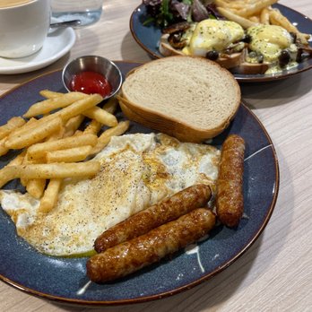 A Corner Cafe - Classic breakfast - sausage,  egg, toast and fries - Cafes Near Me - Markham, Ontario