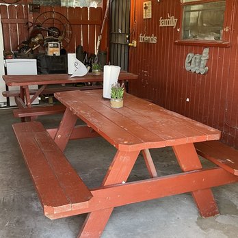 UP IN SMOKE B-B-Q - Seating - Barbeque Near Me - Robstown, Texas UP IN SMOKE B-B-Q - Seating - Barbeque Near Me - Robstown, Texas