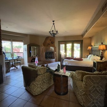 Adobe Grand Villas - Room 102 - Bed & Breakfast Near Me - Sedona, Arizona Adobe Grand Villas - Room 102 - Bed & Breakfast Near Me - Sedona, Arizona