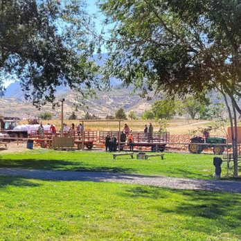 Rowley's Red Barn - Tractor ride to the fun stuff - Ice Cream & Frozen Yogurt Near Me - Santaquin, Utah