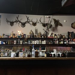 Mohawk Tavern Seafood Restaurant - Bar area