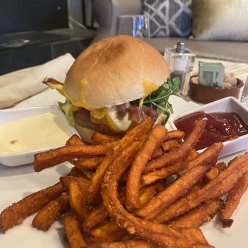 Aracely Cafe - New American Near Me - San Francisco, California