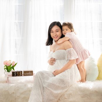 Little Pumpkin Studio - Maternity shoot - Session Photography Near Me - Douglaston, New York