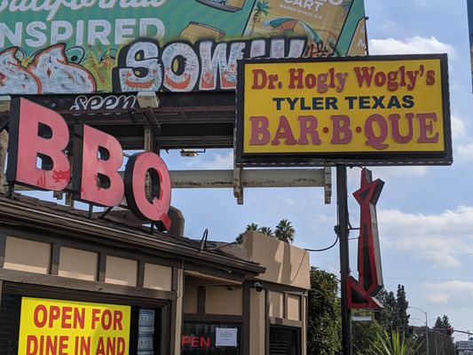 Dr. Hogly Wogly's Tyler Texas BBQ by null