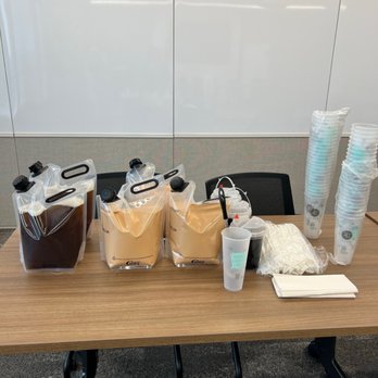 Fuji Tea - Classic milk tea, peach oolong - Bubble Tea Near Me - Houston, Texas