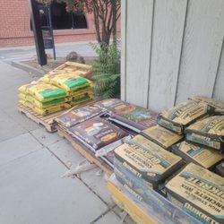 Williams Hardware - Potting soil and more