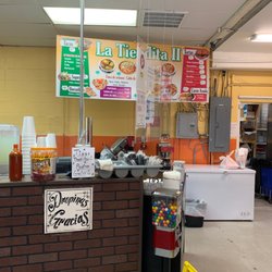Trying some tacos at this little place inside of a grocery store. Lets see how it goes!!