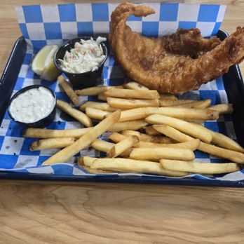 Falls Brewery - fish fry, fries, coleslaw - Golf Near Me - Niagara Falls, New York