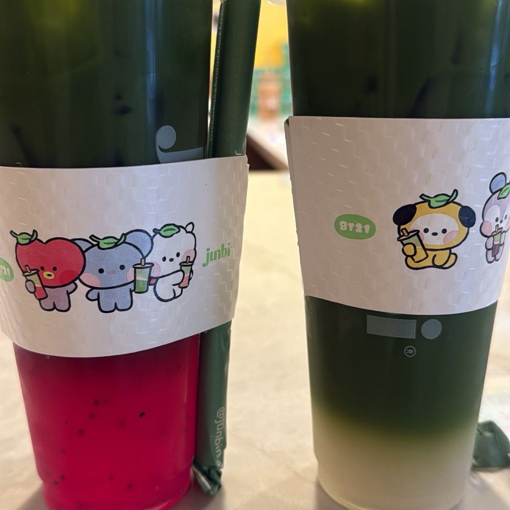 Junbi Matcha - Dragon fruit and vanilla cold brew matcha - Cafes Near Me - Seattle, Washington