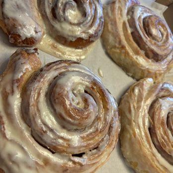 Papi’s Ohana - King David cinnamon rolls - Pizza Near Me - Lahaina, Hawaii
