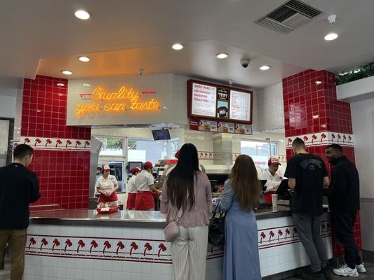 In-N-Out Burger by null